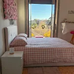 شقة Toctoc
