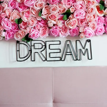 Toctoc - Think Pink *